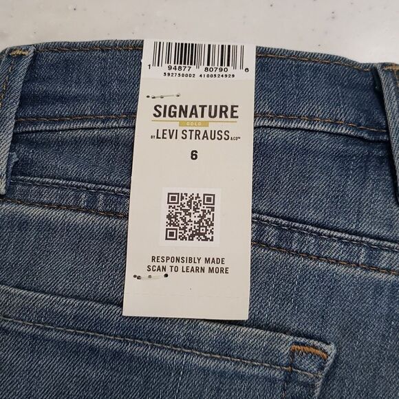 NWT Girls Signature Levi's GOLD Cuffed Bermuda Shorts Sz 6 - Picture 5 of 9